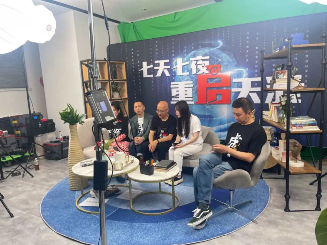 “重启天涯”再重启,初代互联网人被直播上了一课 | 对话天涯前总编宋铮