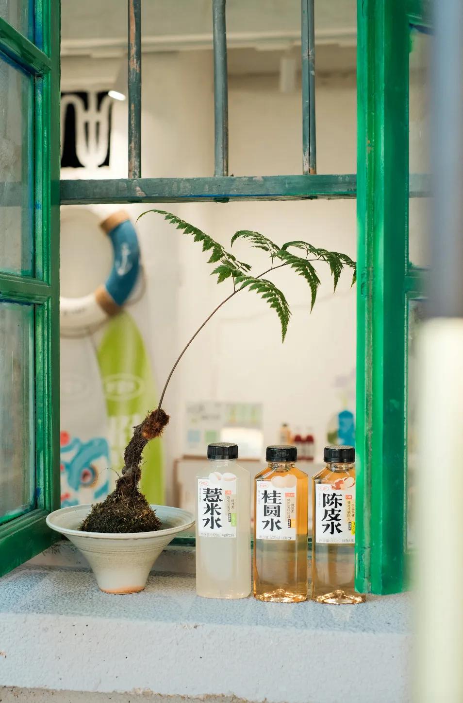 品牌周报|霸王茶姬七周年与茶友一同碰杯、永璞把咖啡店搬进社区、这一届感恩节M Stand很带感