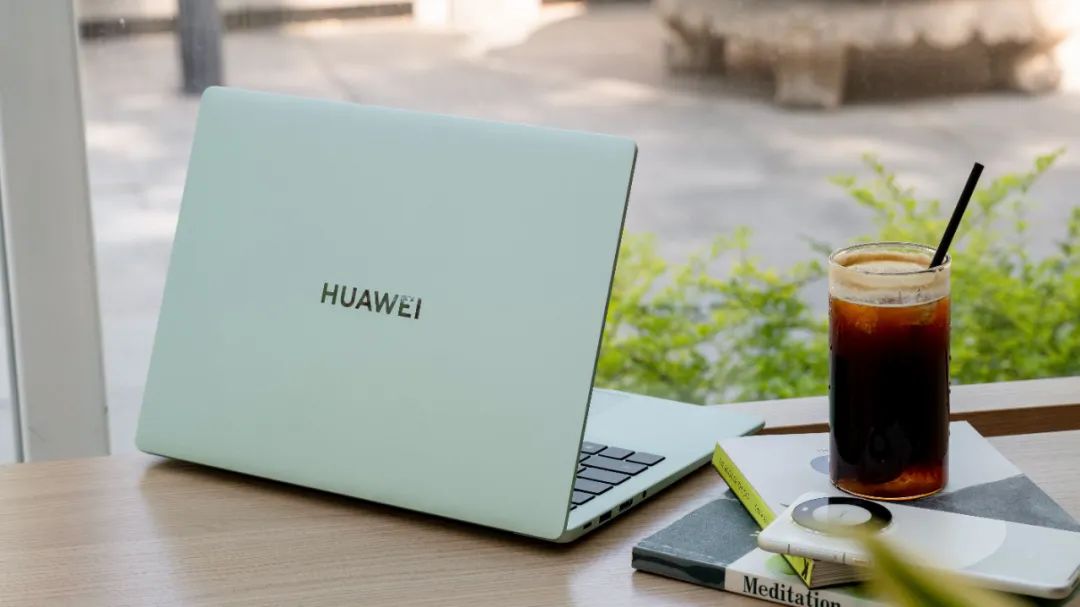 新款华为MateBook 14:开启OLED手写触控新纪元,引领PC高端大众体验