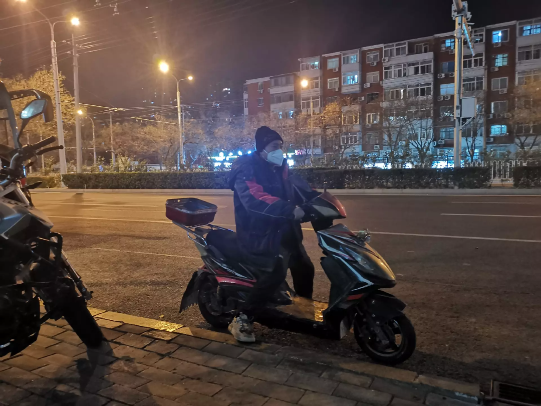 物流停滞下的快递员:送外卖、打零工、想回家