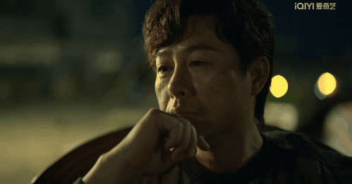 杀疯了！张颂文一周上了16个热搜，卖鱼佬彻底火了！网友：京海版教父！