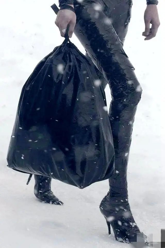 巴黎世家&ldquo;魔性单品&rdquo;，专割有钱人？