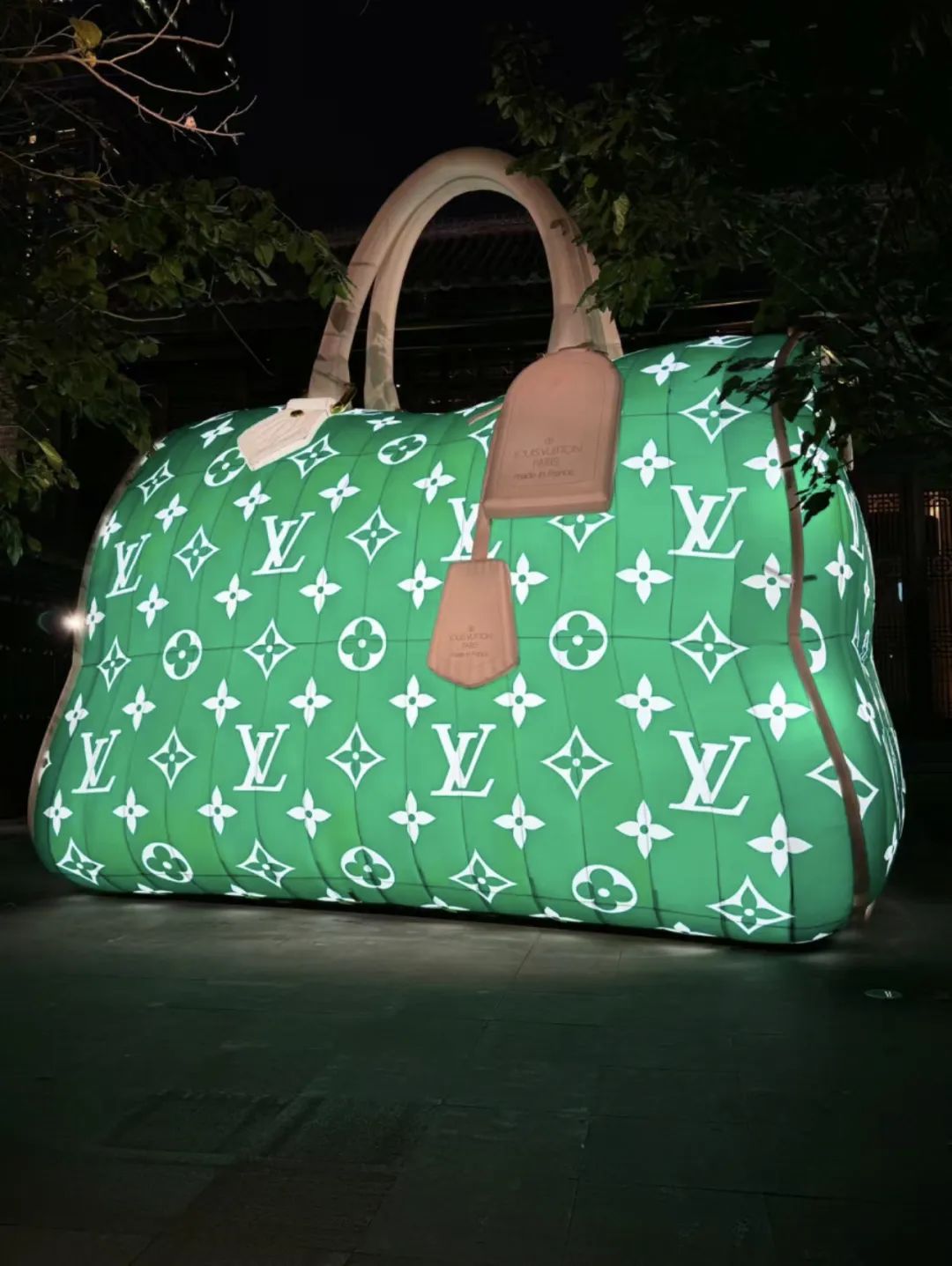 越难,越要投品宣广告