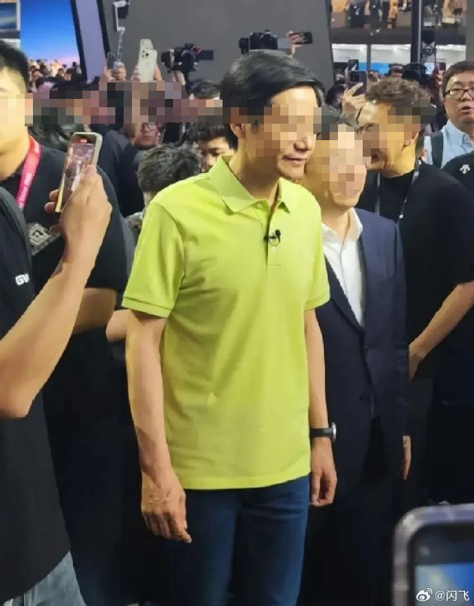 董明珠汉服造型曝光，网友：很像格力玫瑰空调&hellip;