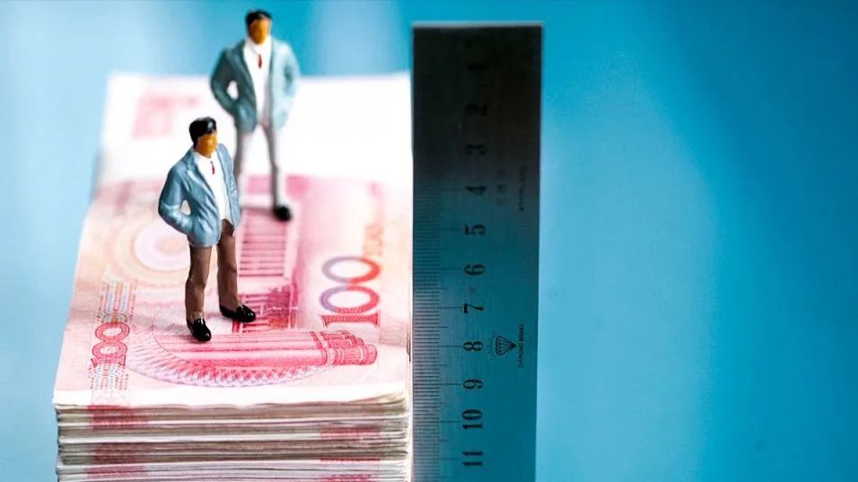 年薪12万和月薪1万,真的没有区别吗?错,两种薪酬完全不同,不懂吃亏