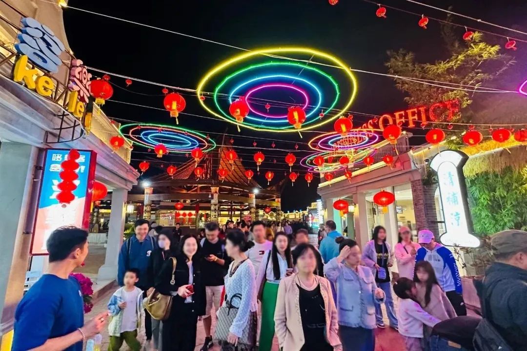春节整活，年轻人过&ldquo;自己的年&rdquo;