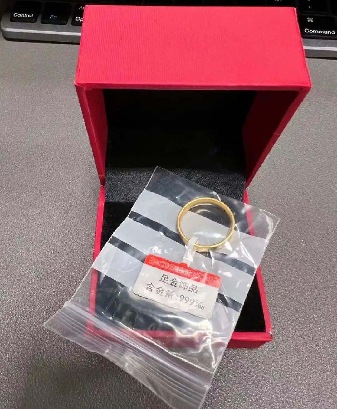 没有年终奖的年轻人,挤满互联网
