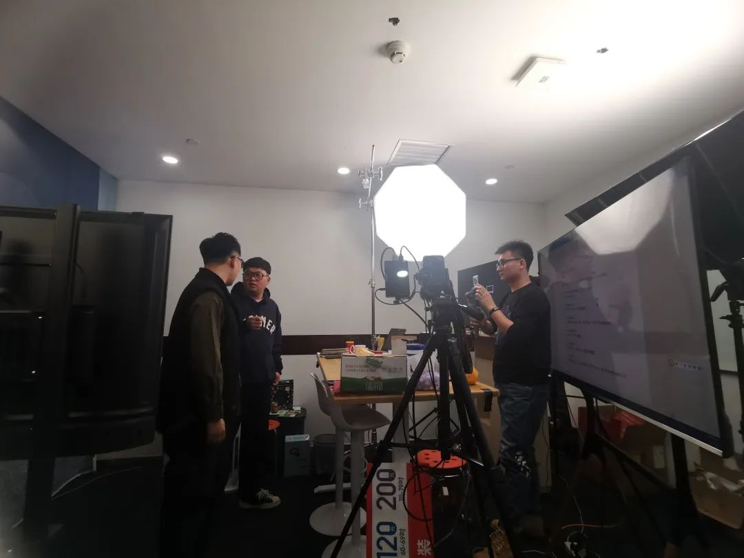实探“四天半工作制”的乐视:三点只剩几个人