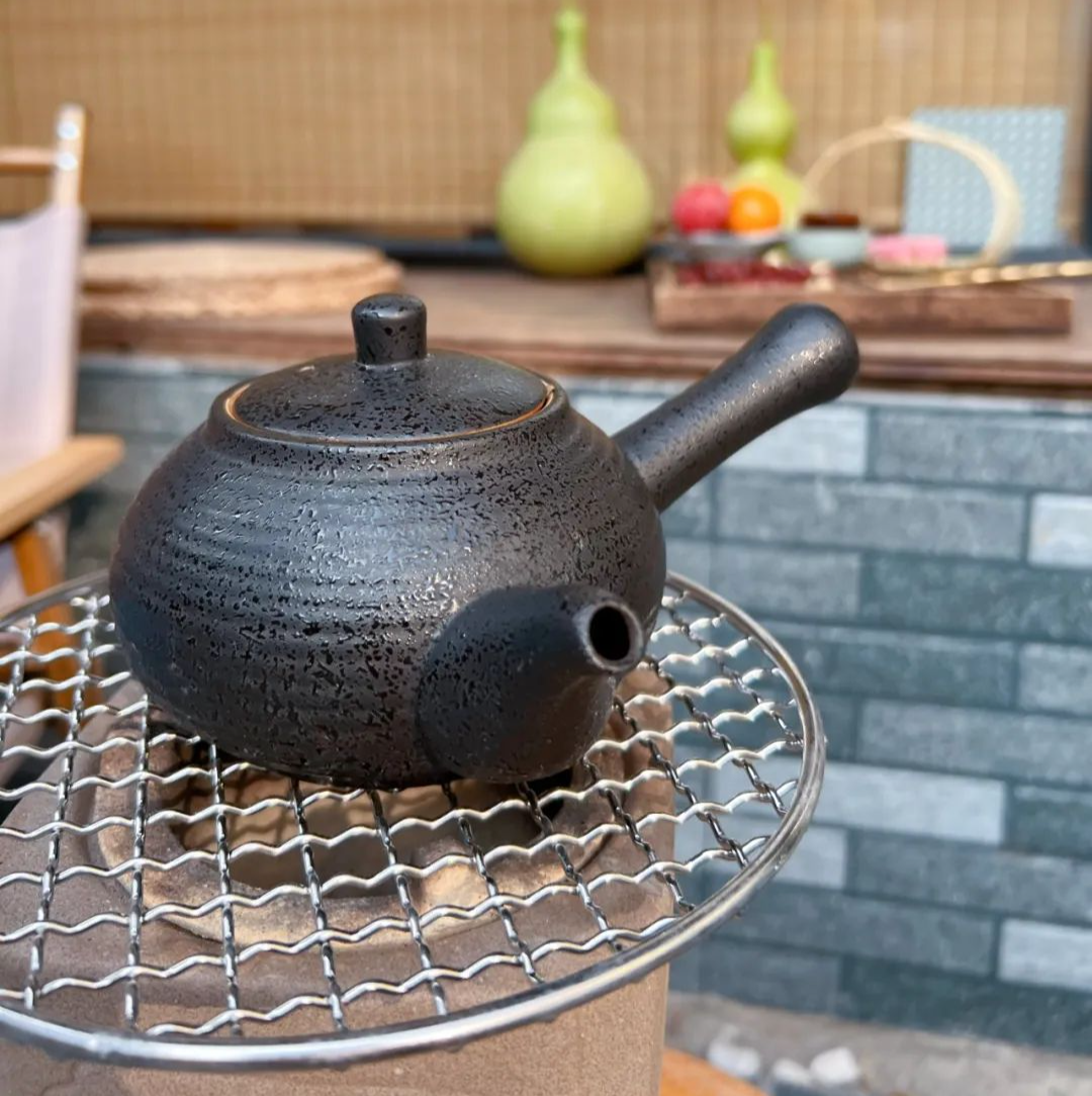 这届年轻人爱上“围炉煮茶”