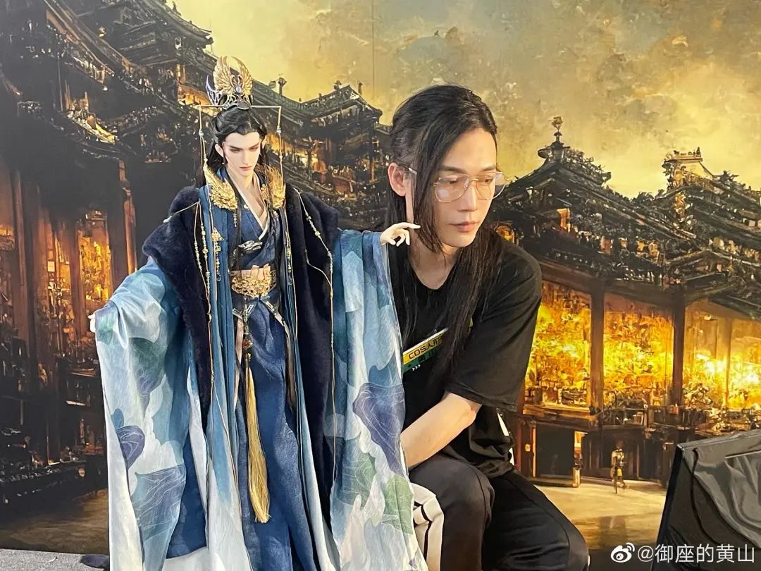 最“俊美”淘宝卖家,靠直播和短视频圈粉,上架秒光,年销3000万