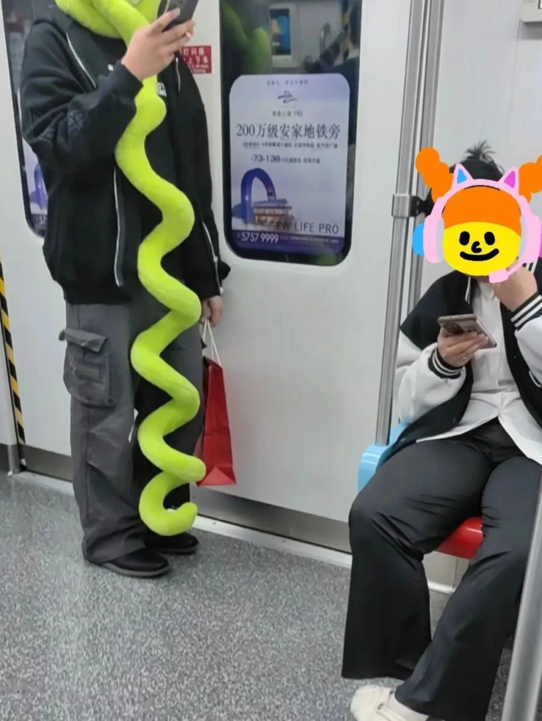 巴黎世家&ldquo;魔性单品&rdquo;，专割有钱人？