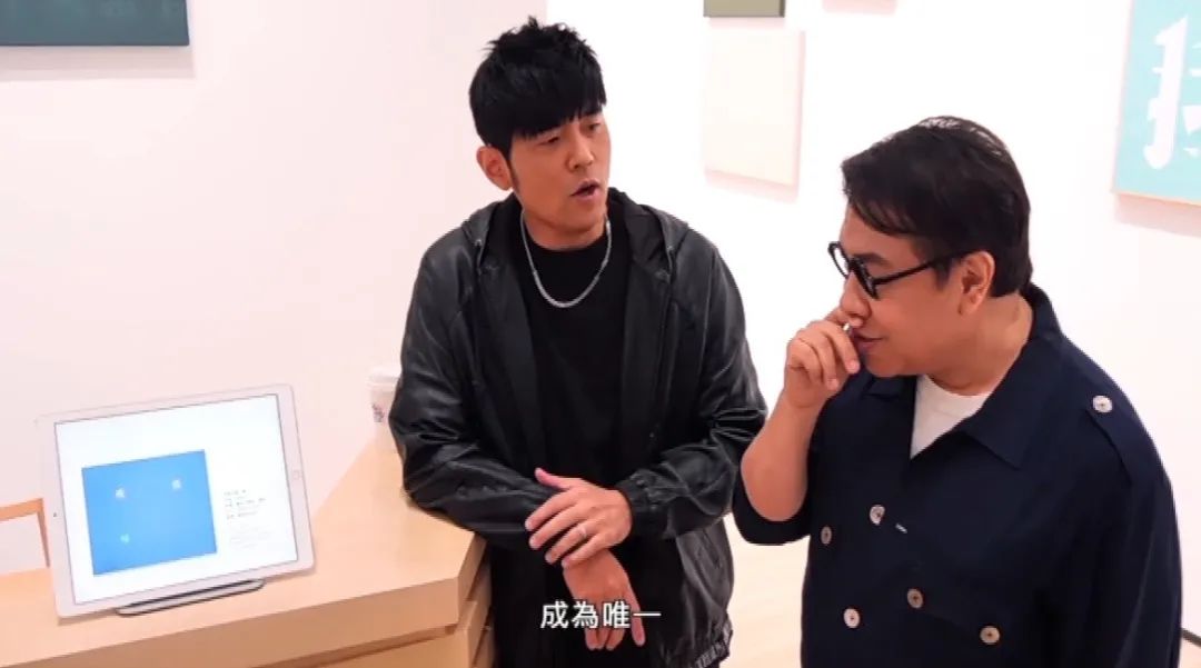 蔡康永开“冤种”艺术展,周杰伦一口气买3张?批发进货式购买,引粉丝不解!网友:看不懂啊,这也算艺术品?