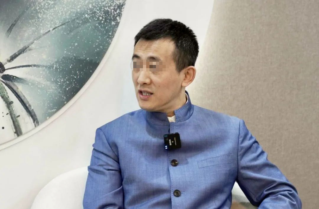 李佳琦背后的男人,躺赢160亿!