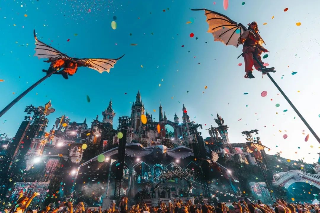 百威 x Tomorrowland,用最in的电音节撬动年轻圈层
