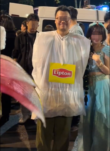 万圣节变“万梗节”?品牌cos大乱炖笑不活了