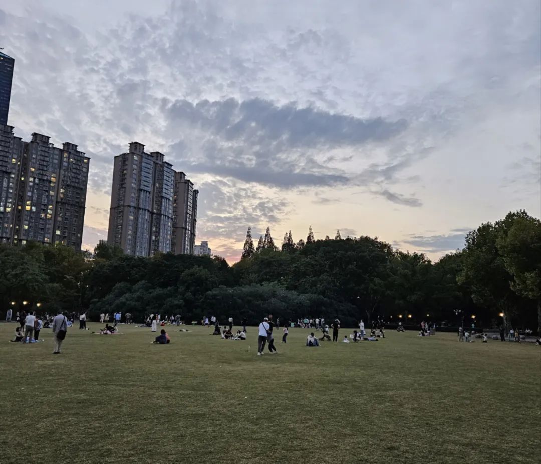 花19块9玩&ldquo;躲猫猫&rdquo;，揭秘网红游戏背后的生意经