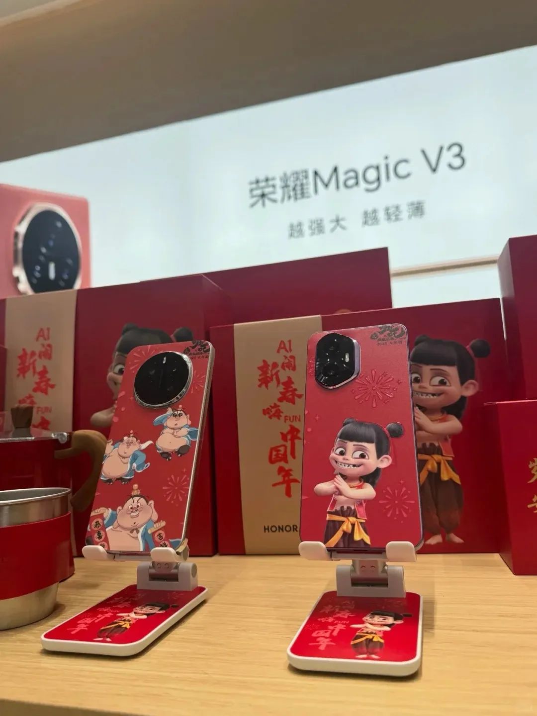 冠军《哪吒2》，背后金主挤爆了!
