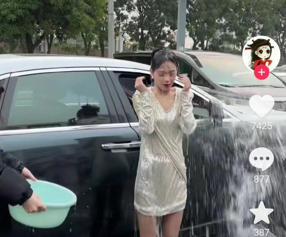 被扔臭鸡蛋的女网红,78亿身价全是炒作出来的?