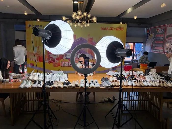 全网都在&ldquo;卷&rdquo;的低价 到底应该怎么做？