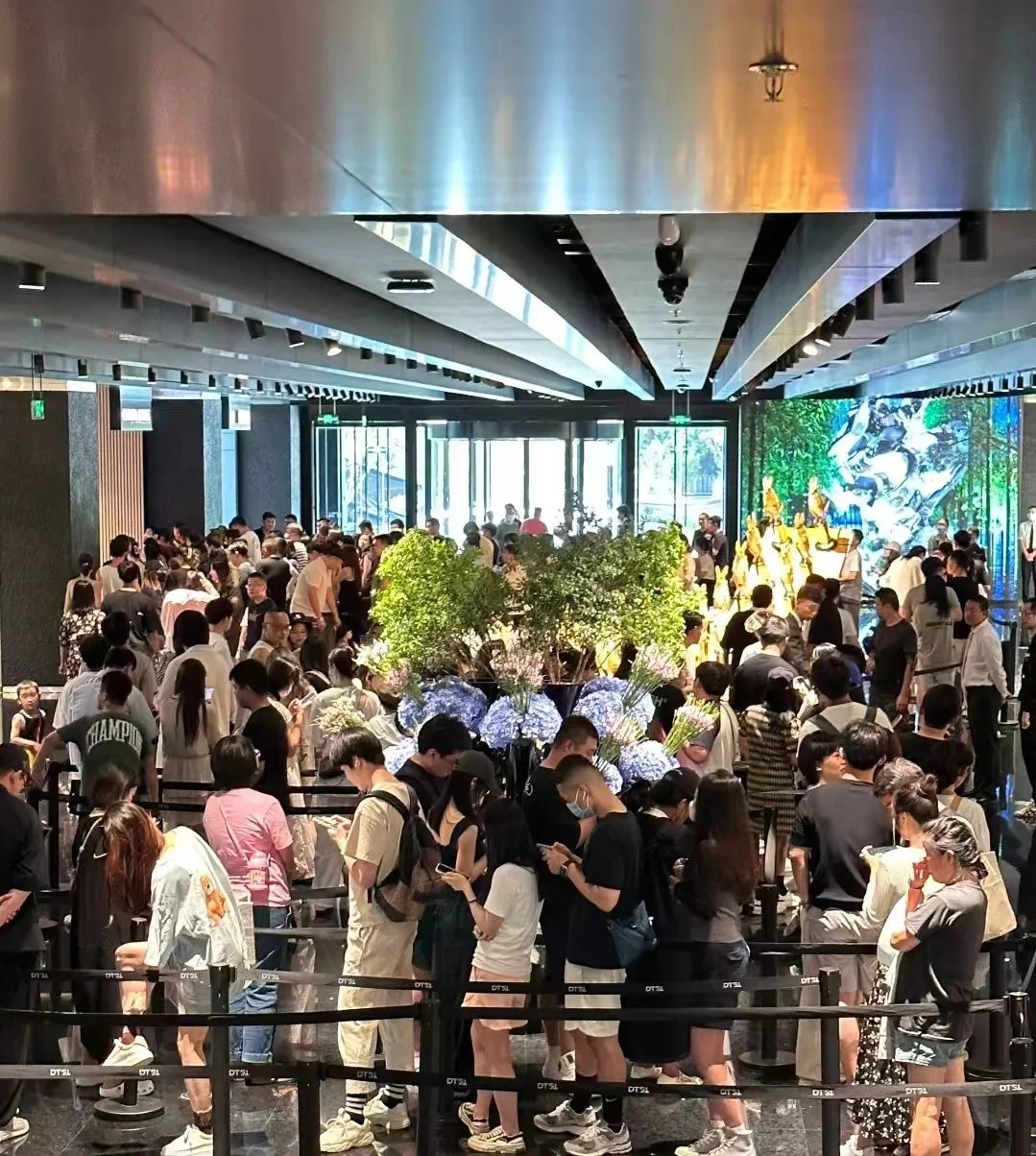 七月疯抢加拿大鹅，跟不要钱似的