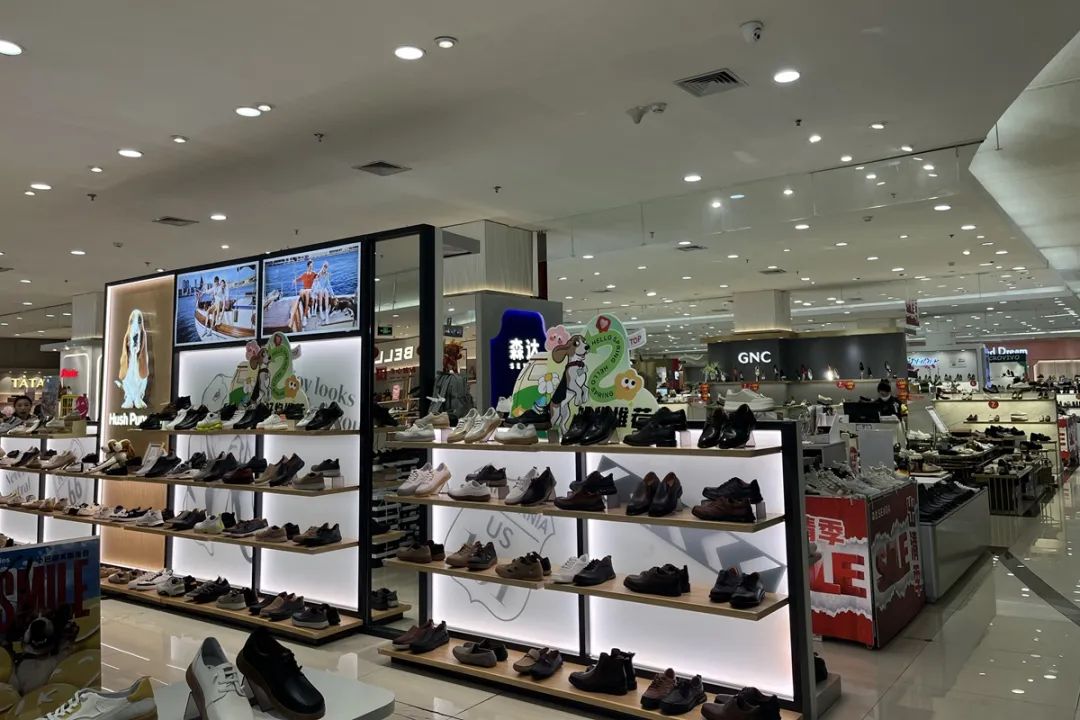 承包了百货商场鞋店的“半壁江山”,但百丽还是不够努力