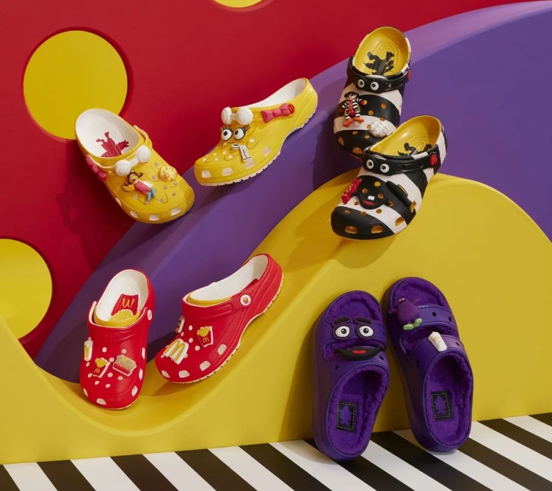 王俊凯+Crocs?这是什么赛博多巴胺?!