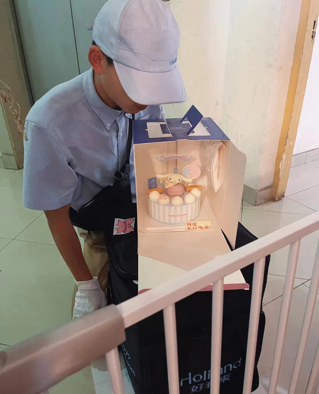 起猛了!好利来开始营销撅屁股了?