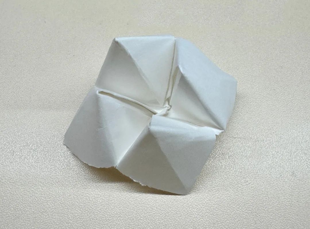 奢侈品史上&ldquo;最疯癫&rdquo;设计曝光，网友：玷污童年！