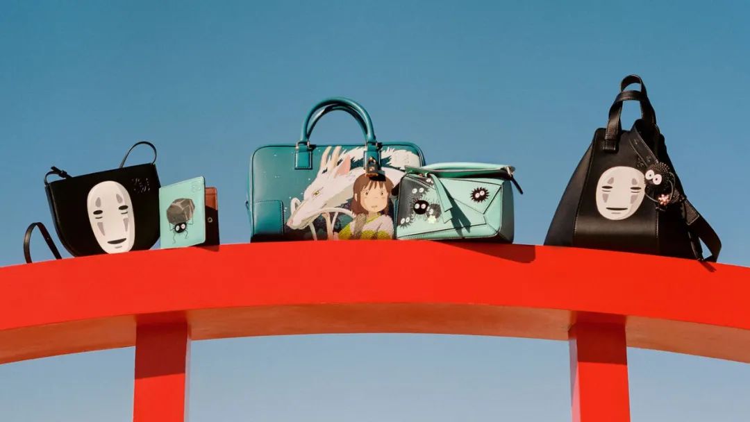 LOEWE与《哈尔的移动城堡》的这波联名，很难不心动