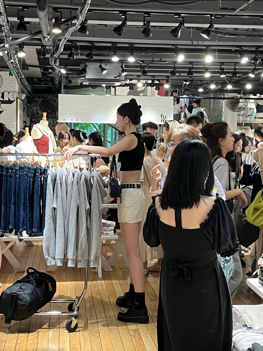 快时尚盯上“中国辣妹”,够辣才火爆!?