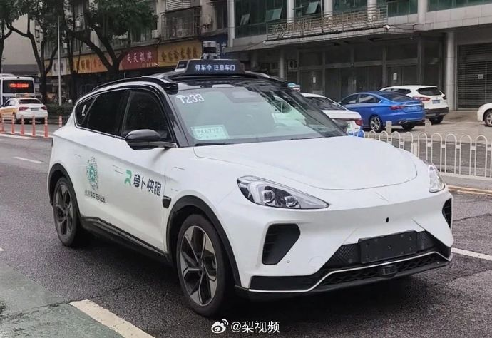 萝卜快跑,干不掉滴滴