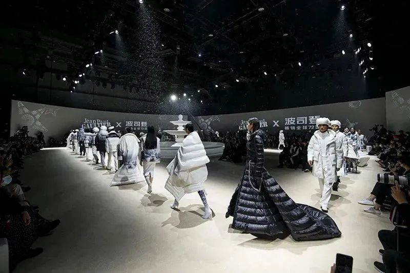 羽绒服刺客,波司登劝退年轻人?