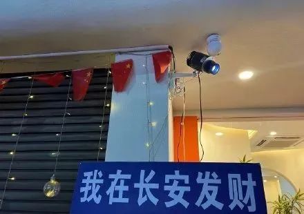 网红路牌文案,被网友们“玩坏”了