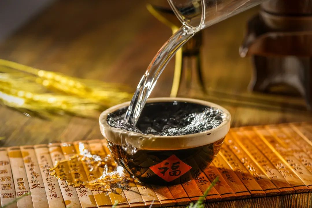 火蝠案例 | 白酒市场如何寻求确定性?拼多多小店交出月销31W+的答卷