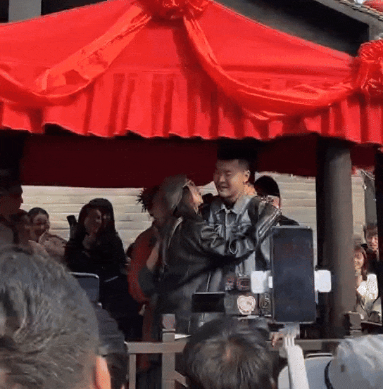 小姨子脱单了,新晋网红“开封王婆”杀疯了!