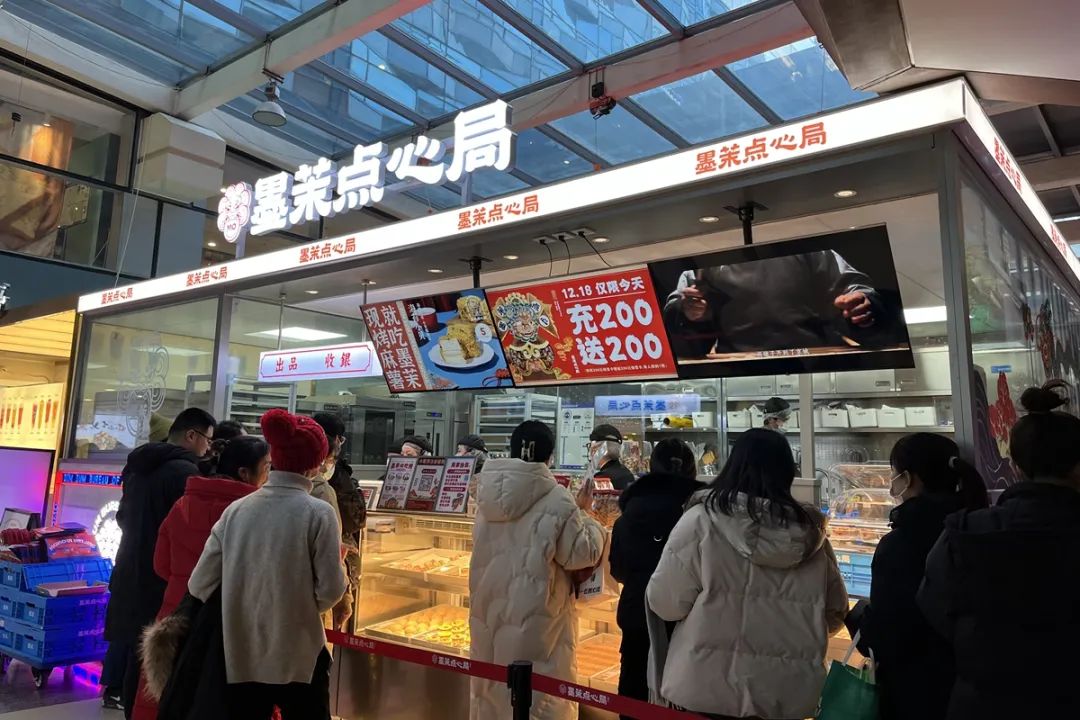 网红寿命两年半,虎头局轰然倒塌