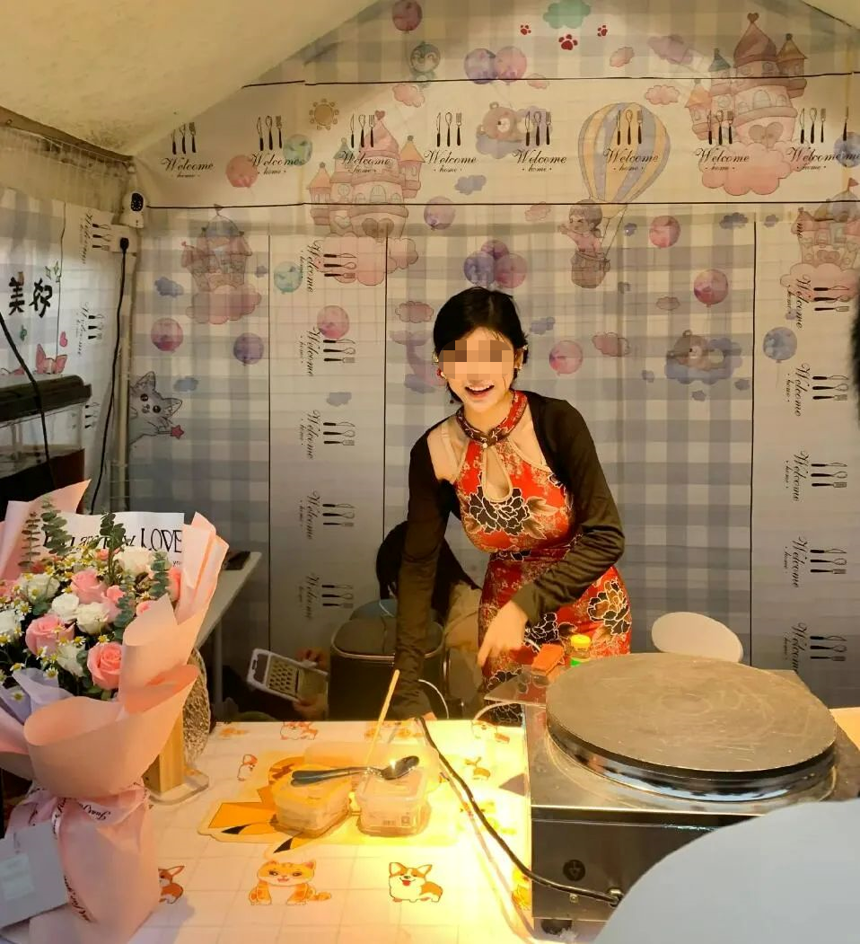 “擦边”女网红宣布退圈,不卖色相卖煎饼?