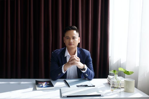 电子商务和跨境电子商务哪个更好(跨境运营师和跨境电子商务师的区别是什么?)