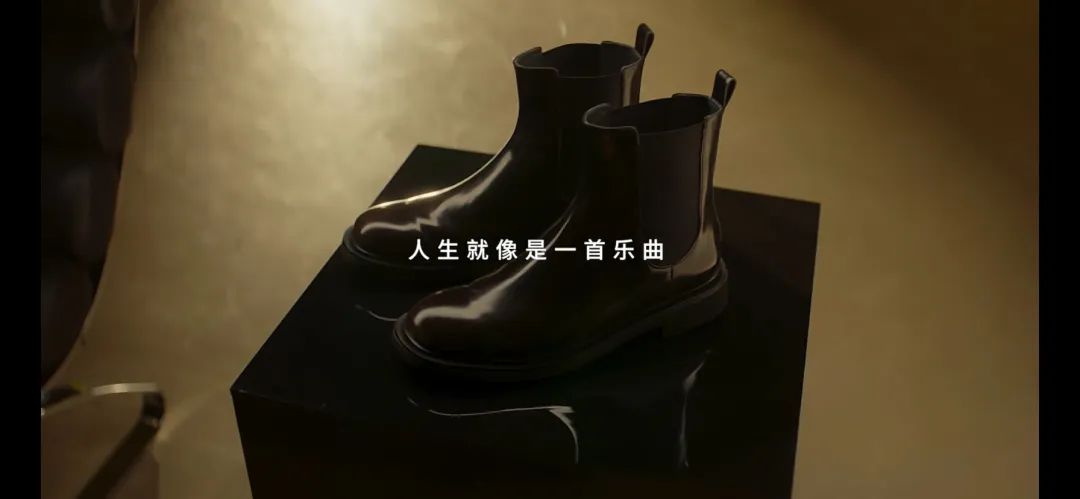 文案卷曲了鞋。