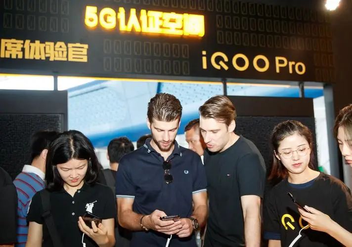 定位不明、产品混乱,iQOO走向落寞
