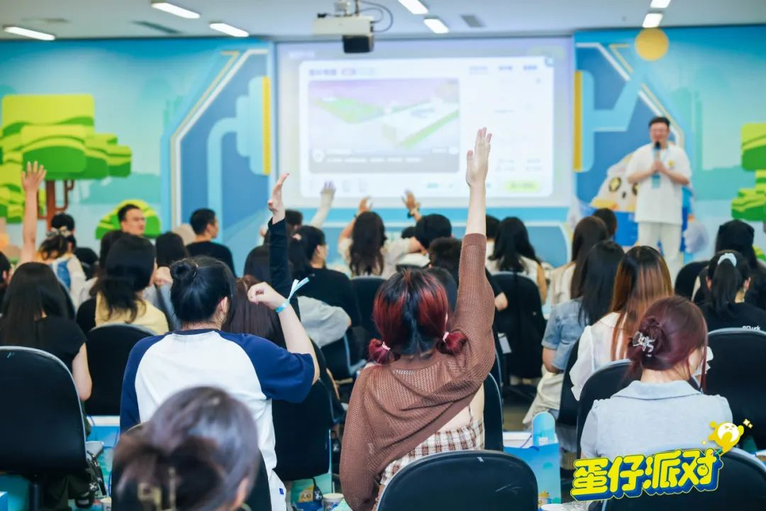 做了一年UGC,网易这款游戏开始跟用户“谈钱”了?