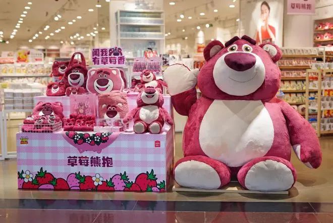 行业洞察 | 获评2022最受消费者欢迎新国货品牌,名创优品教你如何“狙击”Z世代喜好