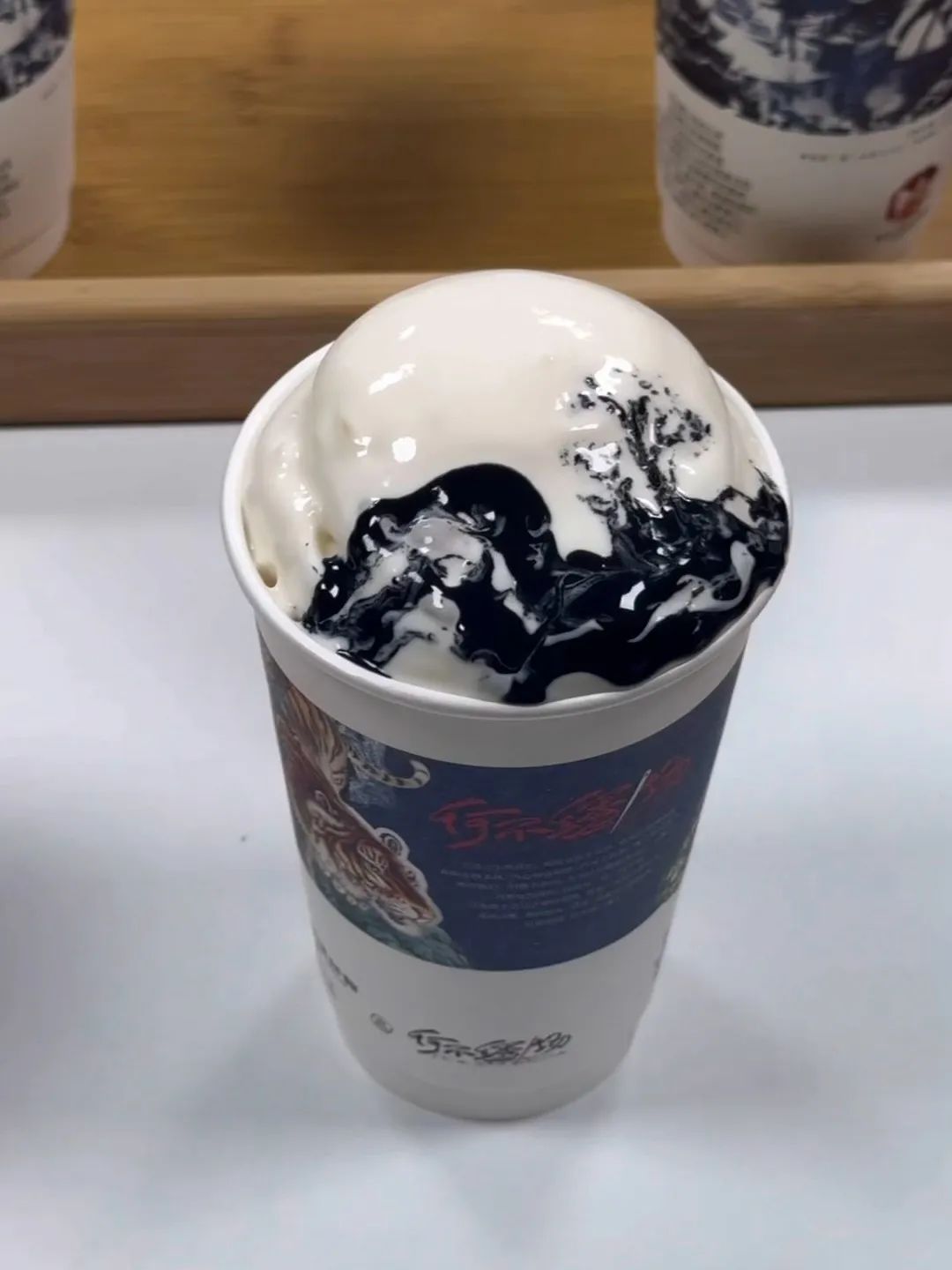 茶颜悦色竟在100w个纸杯上,办了个“画展”!