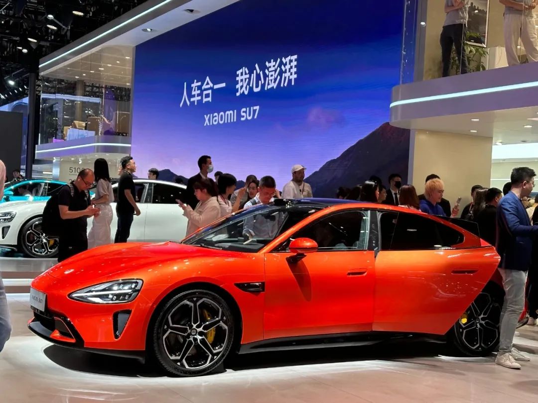 小米首款 SUV 曝光!吓坏了李想