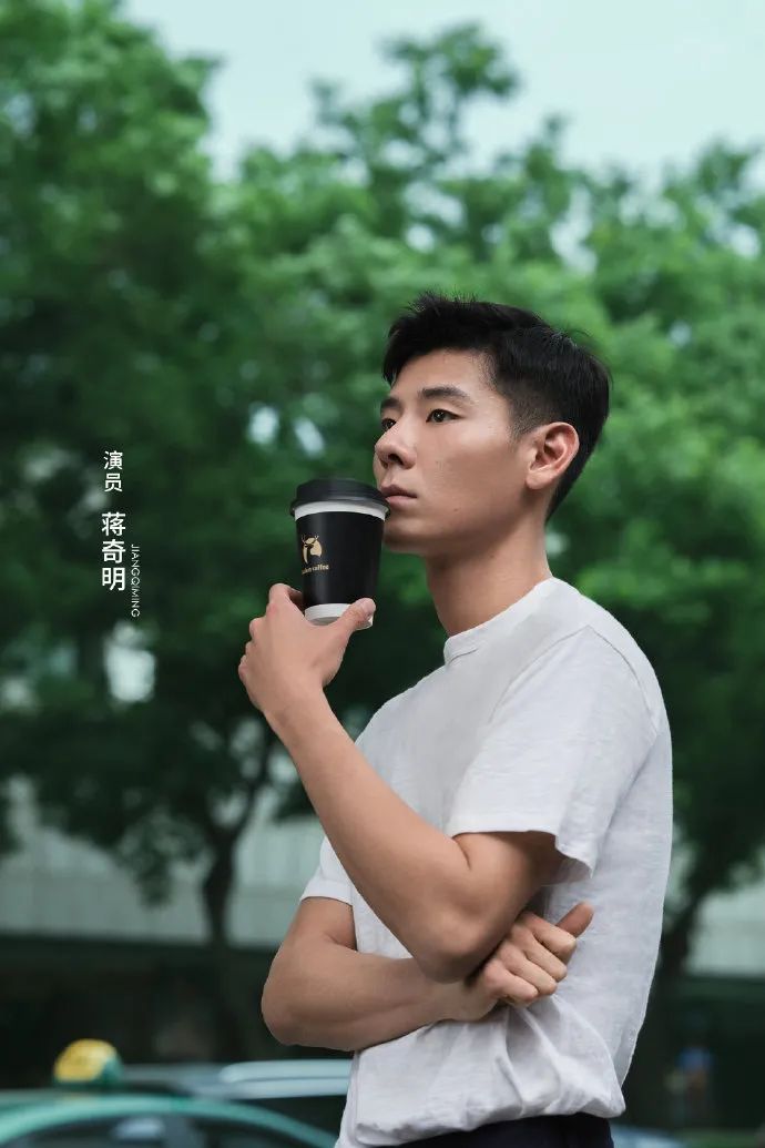 为什么选明星，还是得看瑞幸？