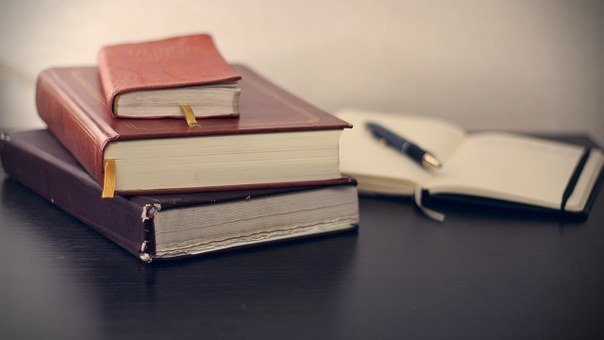 6-29-6books-690219__340.jpg