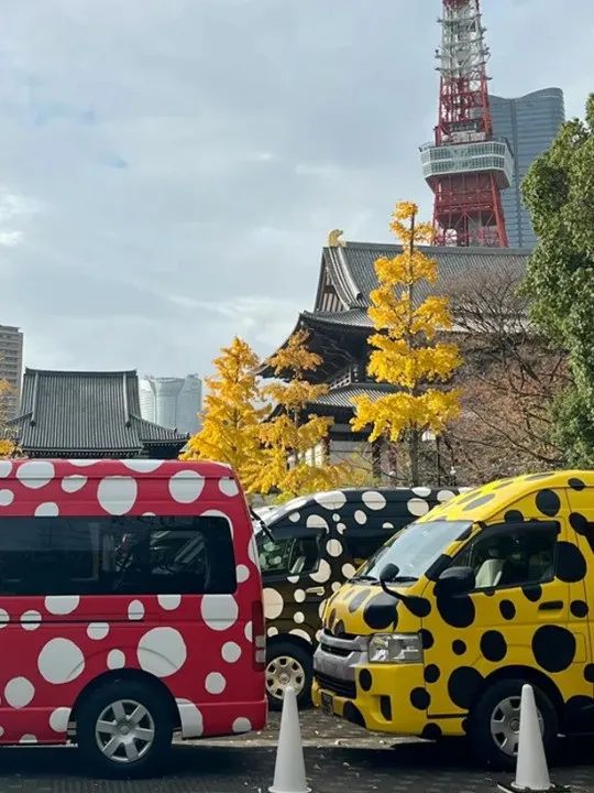 时隔10年!“LV X 草间弥生”又杀回来了!连东京塔都变成了“波点塔”!网友:阵仗确实大,但密恐麻了!