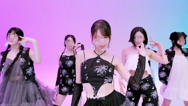 韩国女团偷窃中国文化,中国联通化身「阴阳怪气的神」
