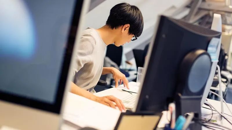 被“神话”的钉钉①:棉花和铁谁重分不清,个人版AI这么拉?