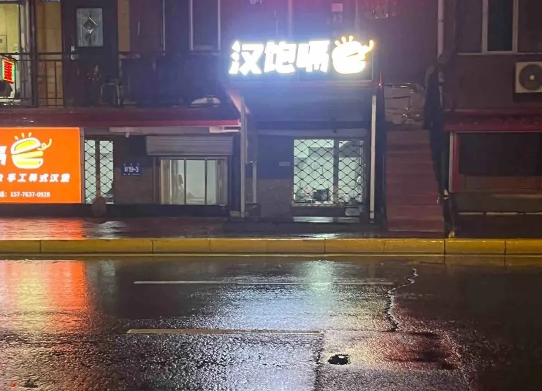 品牌“擦边”平替爆火,爱马仕看傻眼......